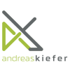Logo von Andreas Kiefer in Grün und Grau
